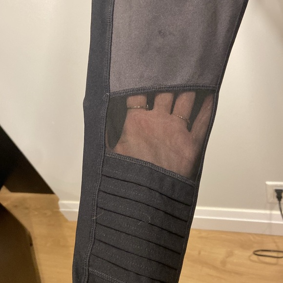 Black leggings - Picture 3 of 6